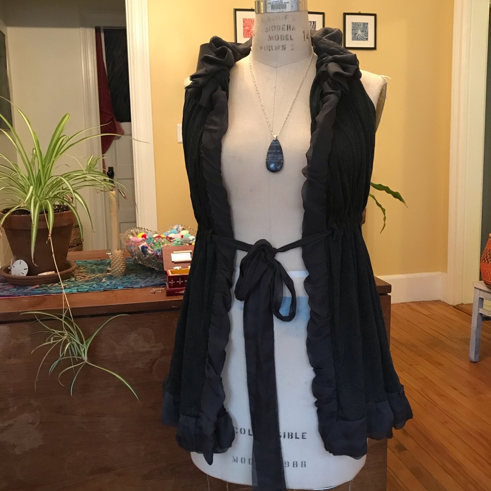 Jersey and satin ruffle vest